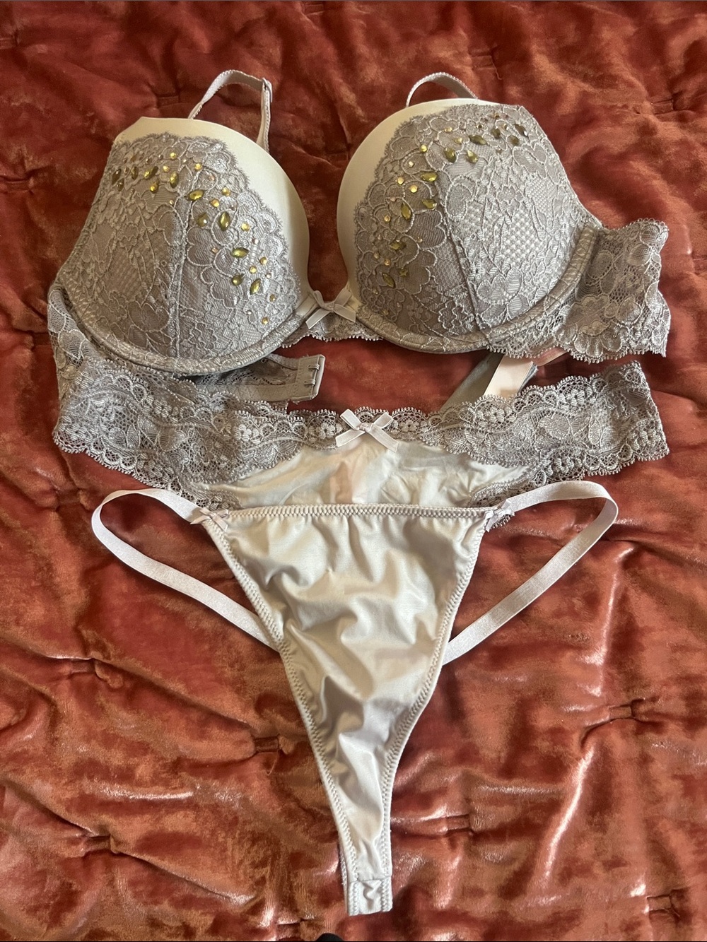 Victoria's Secret Lace Push-Up Bra & Thong Set - Light Taupe